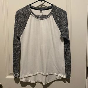 Nollie long sleeve top, size small